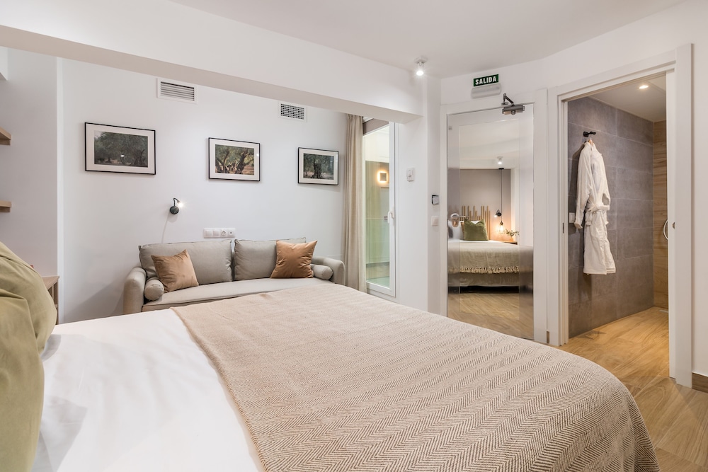 Deluxe Double Room - Photo 1