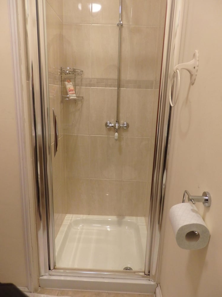 Twin Room, Ensuite photo 2