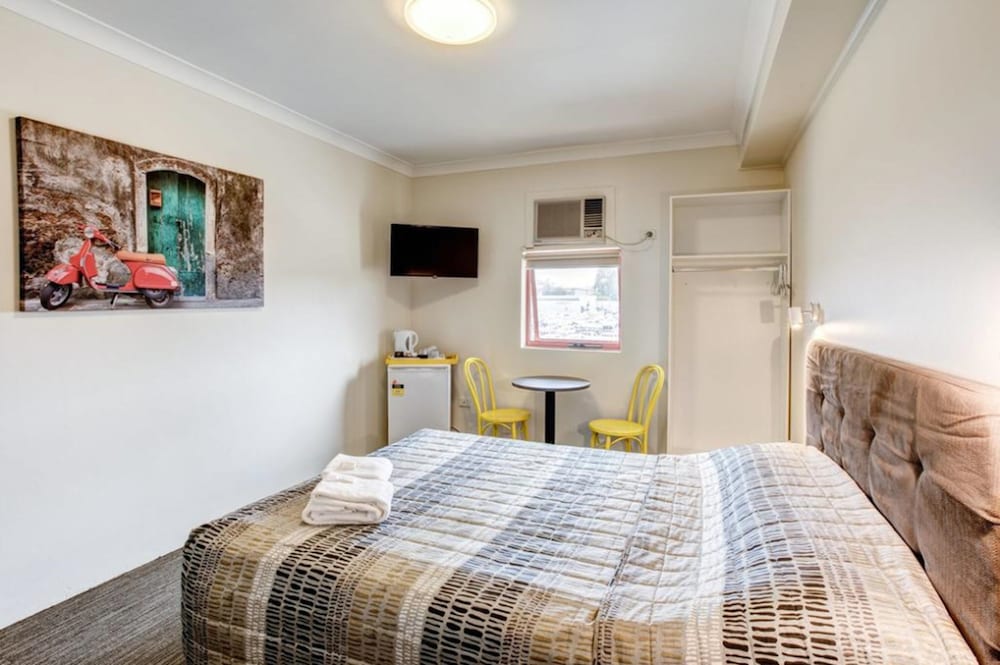 Standard Queen Room photo 3