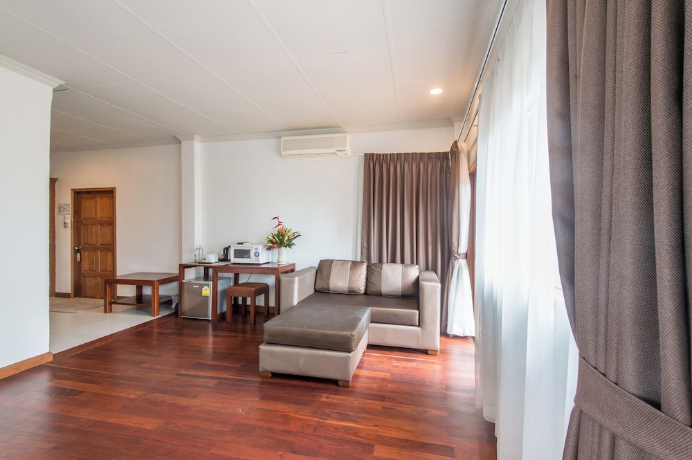 Sea View Suite photo 3
