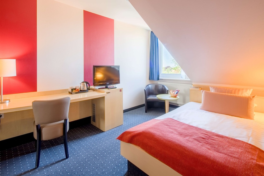 Economy Room, 1 Queen Bed