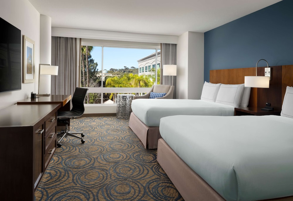 Room, Accessible, Pool View - Photo 2