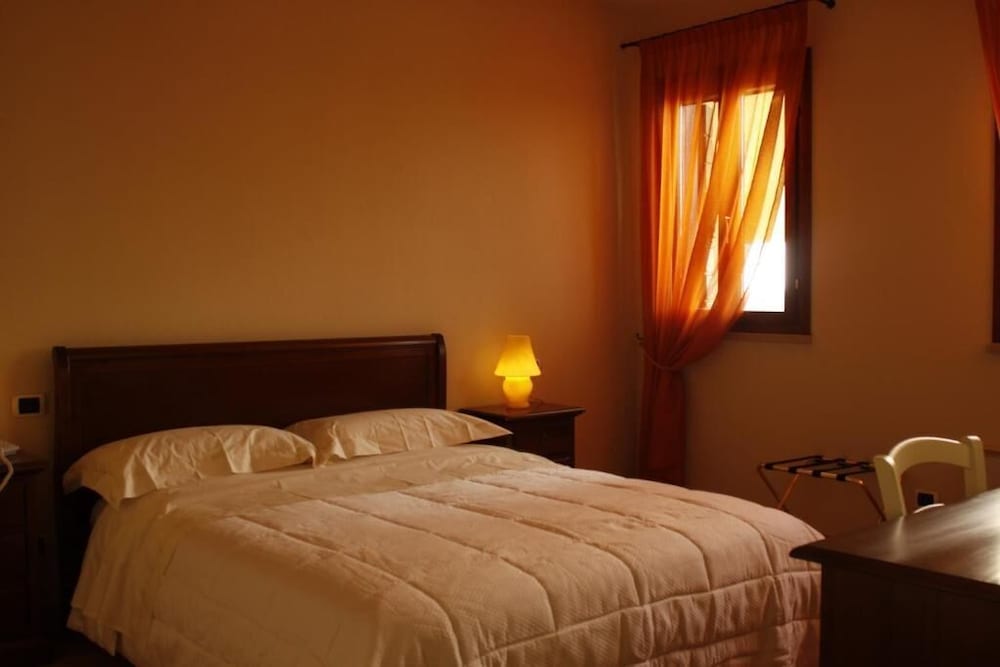 Standard Room photo 2