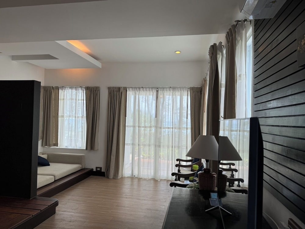Villa, Beachside - Photo 2