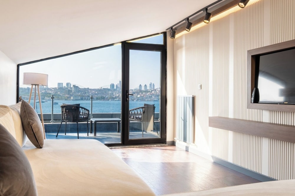 Panoramic Penthouse with Sea View photo 1