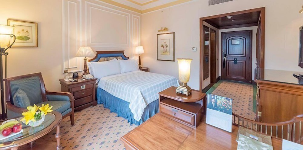 Premier Room, Balcony