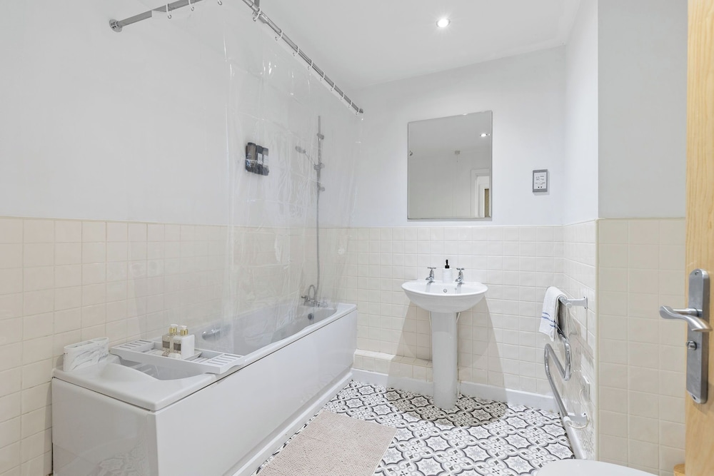 Super Stylish 2bed 2bath Apartment in Nottingham City - Free Parking, Zdjęcie 19