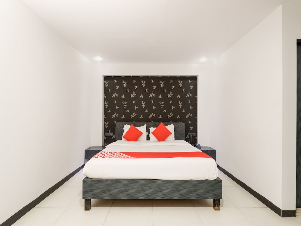 Suite, 1 King Bed photo 2