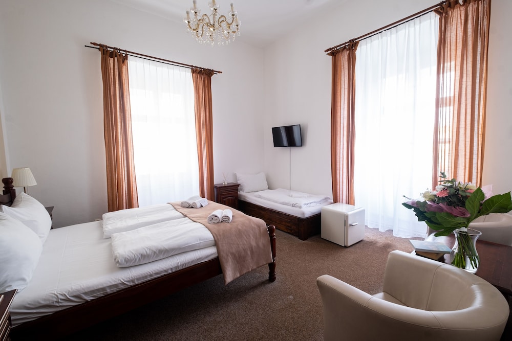 Basic Triple Room photo 1