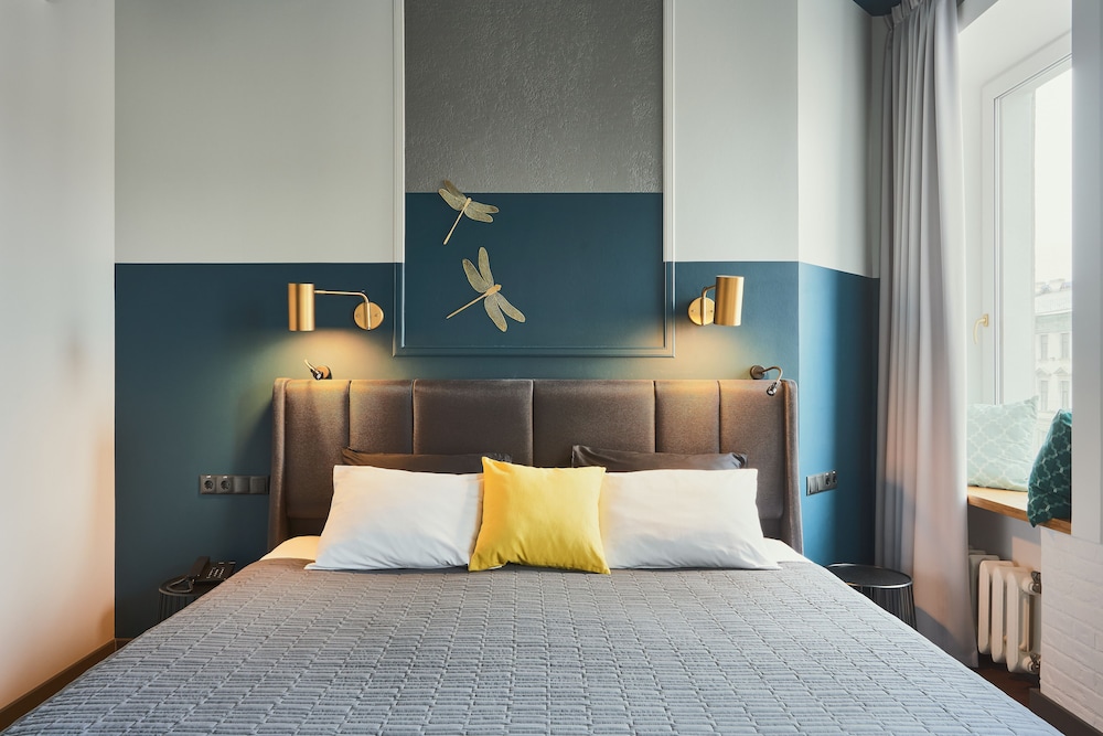 Deluxe Studio, 1 King Bed photo 2