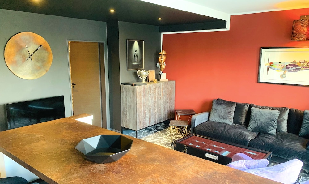 Design Condo photo 3