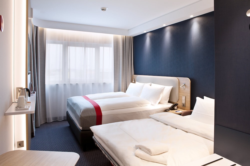Standard Room, 1 Queen Bed with Sofa bed (Top Floor) - Photo 2