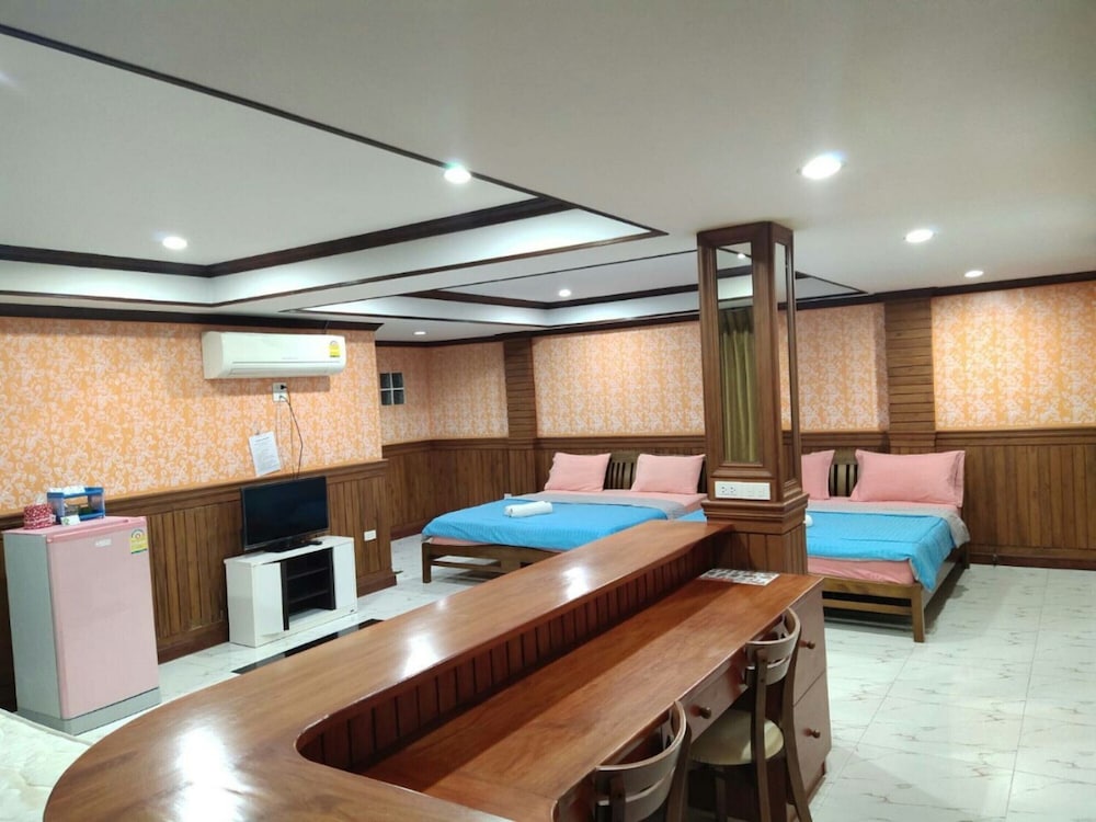 Family Room photo 3
