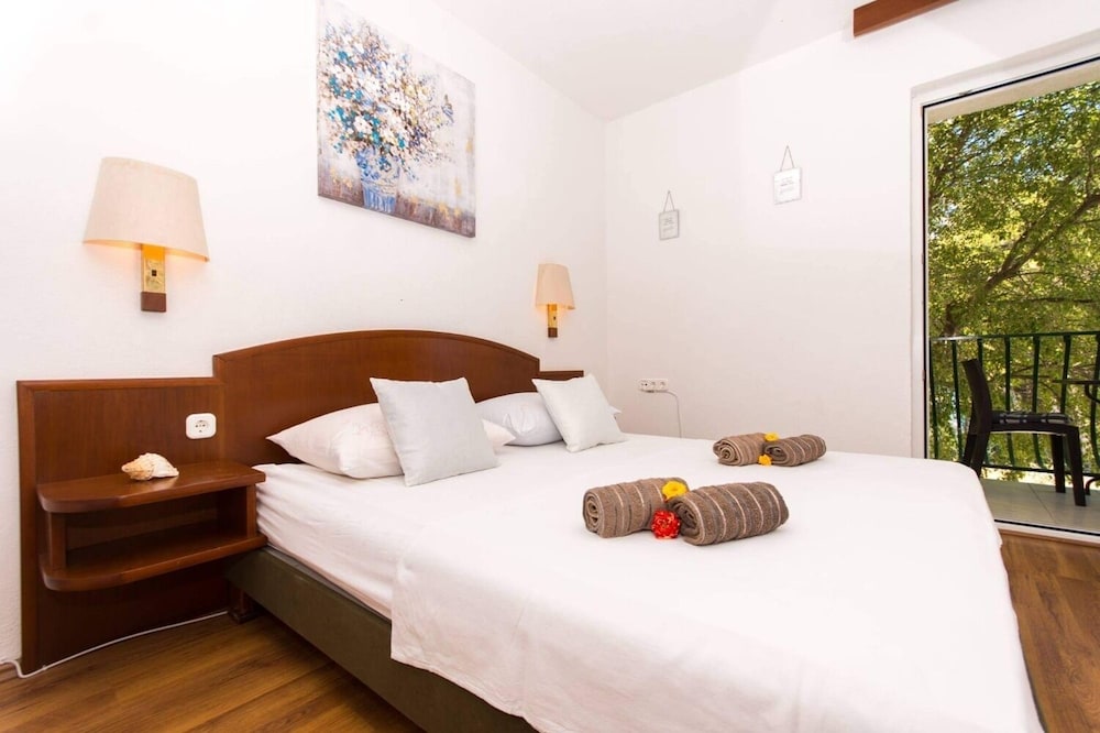 Apartment (Sandra - quiet & close to the beach -) photo 3