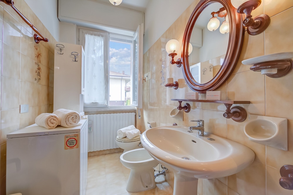 Standard Apartment, 2 Bedrooms (Apartment Cuba 300m From Garda Lake) photo 2