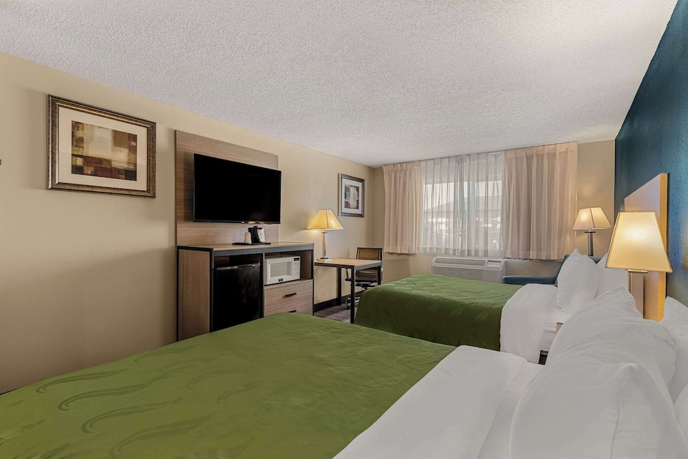 Standard Room, 2 Queen Beds, Non Smoking - Photo 3