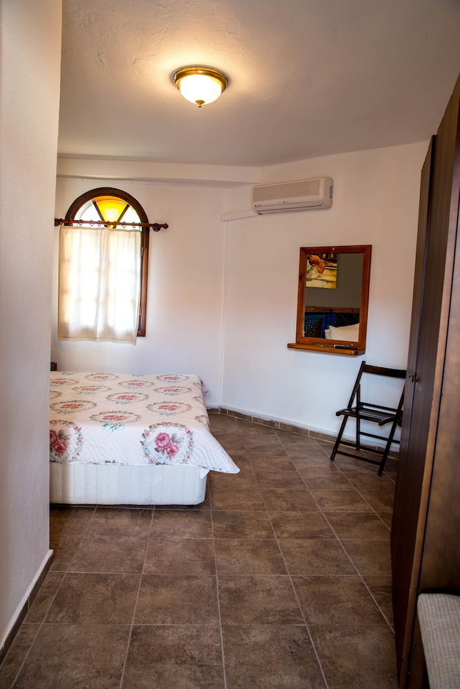 Economy Room photo 2