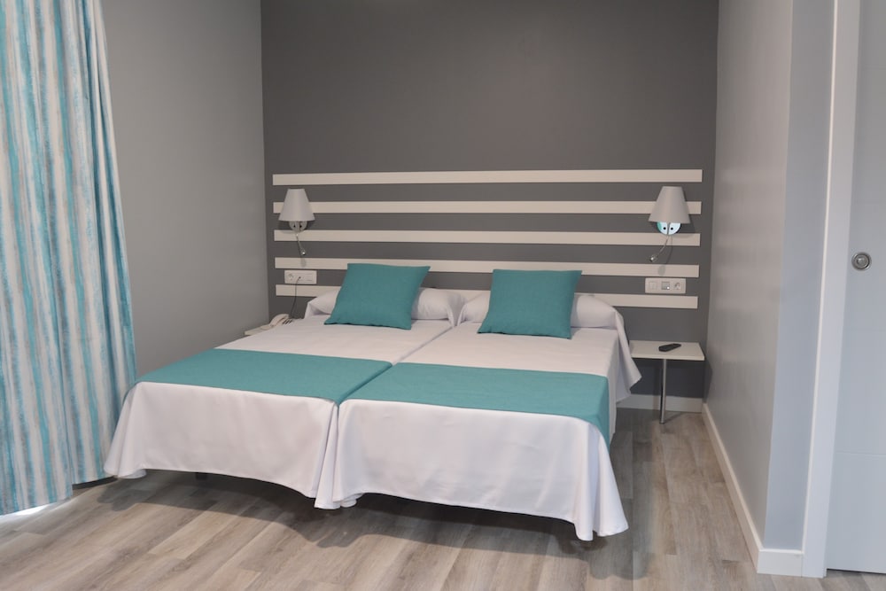Studio - Photo 11