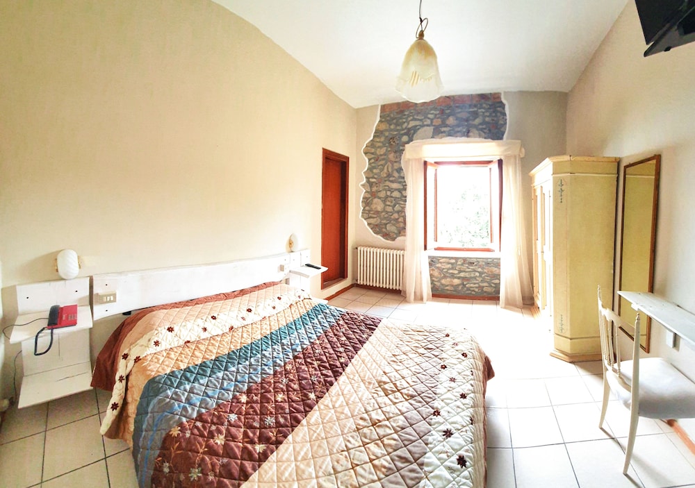 Standard Double or Twin Room photo 2