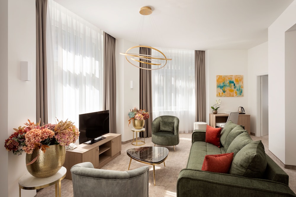 Grand Suite - Photo 3