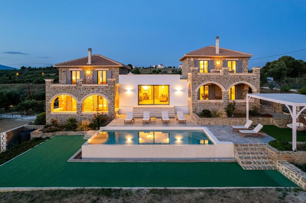 Villa photo 3