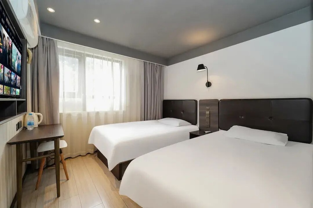 Basic Twin Room