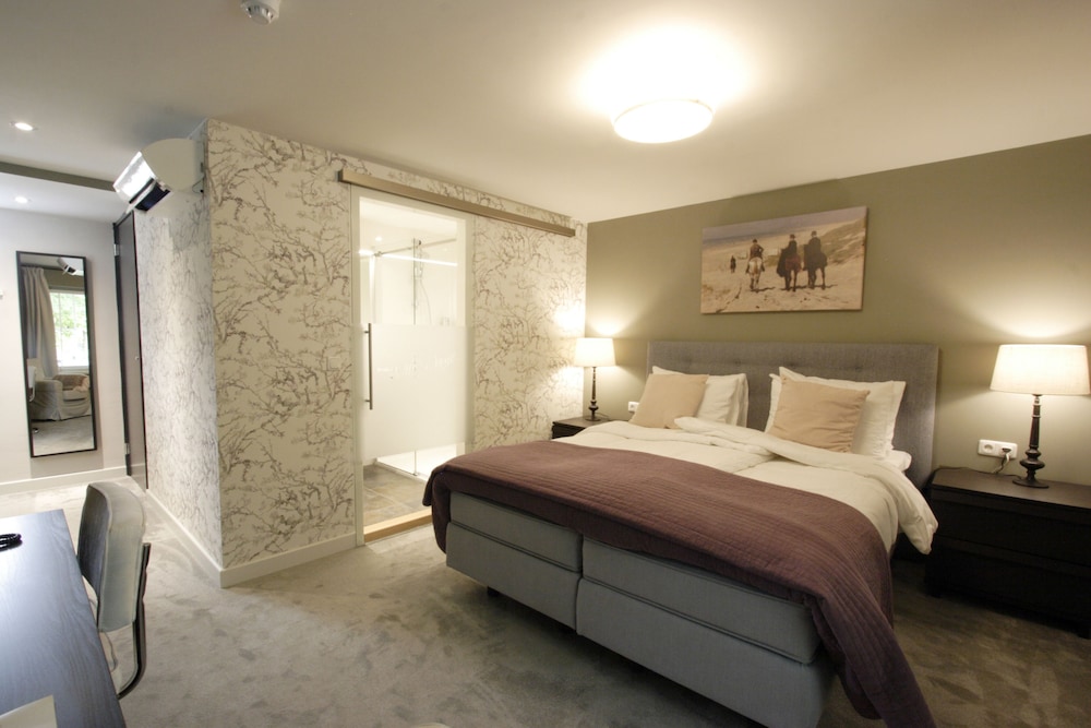 Deluxe Double Room photo 3