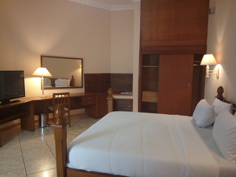 Suite (Ambassadorial Suite ) photo 3