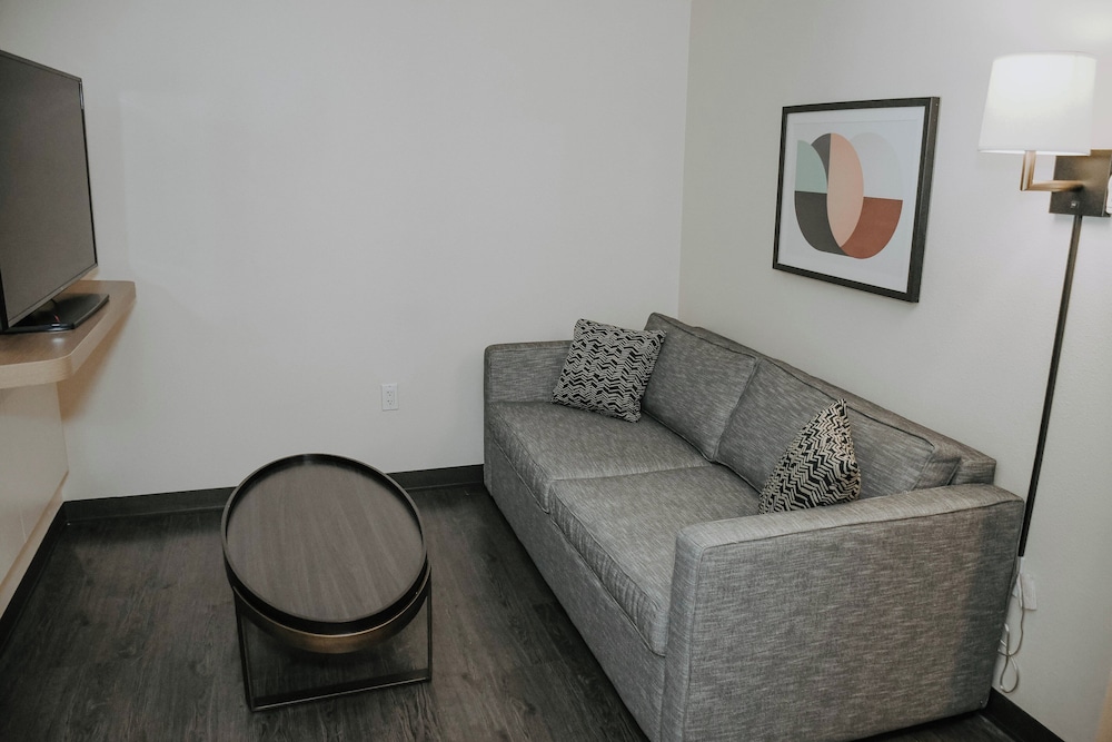 Premium Room, 1 King Bed (TDM Stadium View) - Photo 3