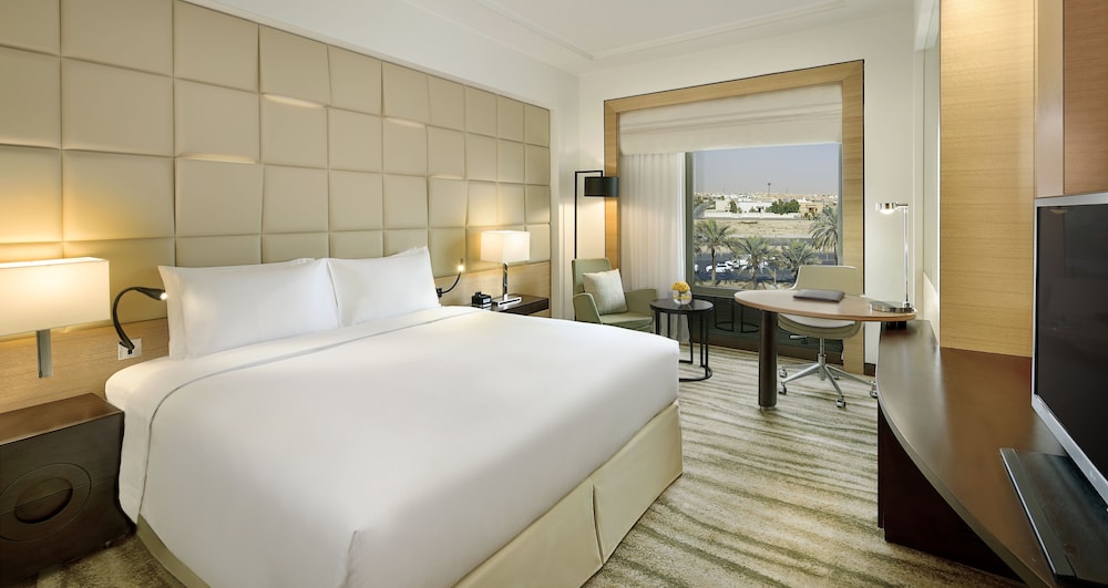 Junior Suite, 1 King Bed - Photo 7