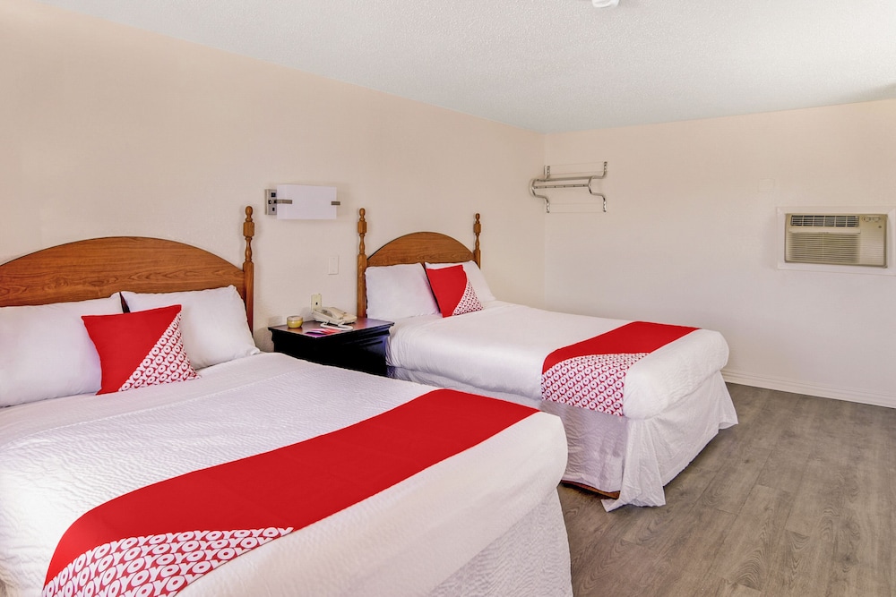 Room, 2 Double Beds - Photo 3