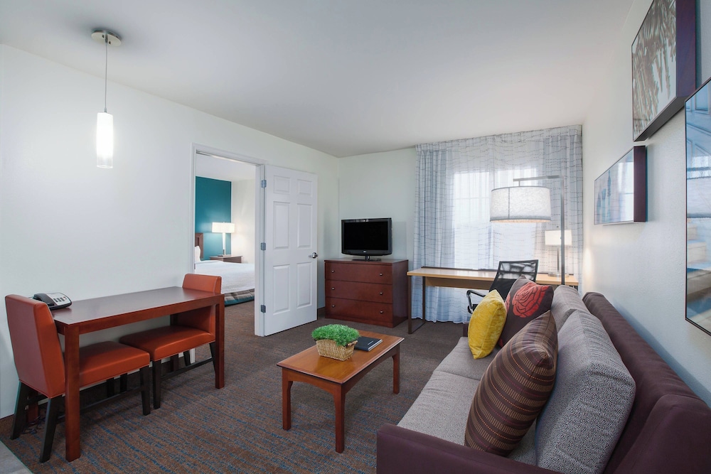 Suite, 1 Bedroom - Photo 1
