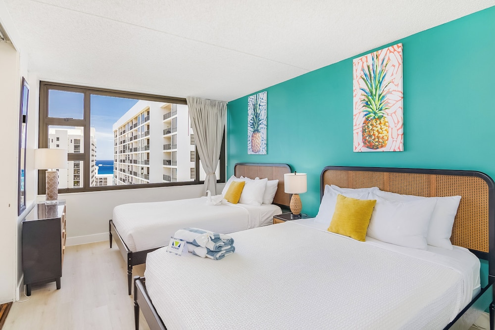 High Floor Ocean View Condo w/ 2 Beds and Parking: Family Suite, 1 Bedroom, Air conditioning, Ocean View (0091) photo