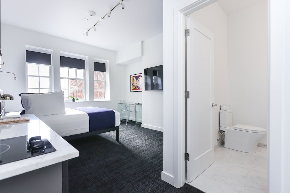 Standard Studio (4th Floor - Unit 406) photo 2