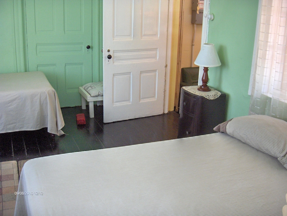 Triple Room, Multiple Beds, Non Smoking, Private Bathroom