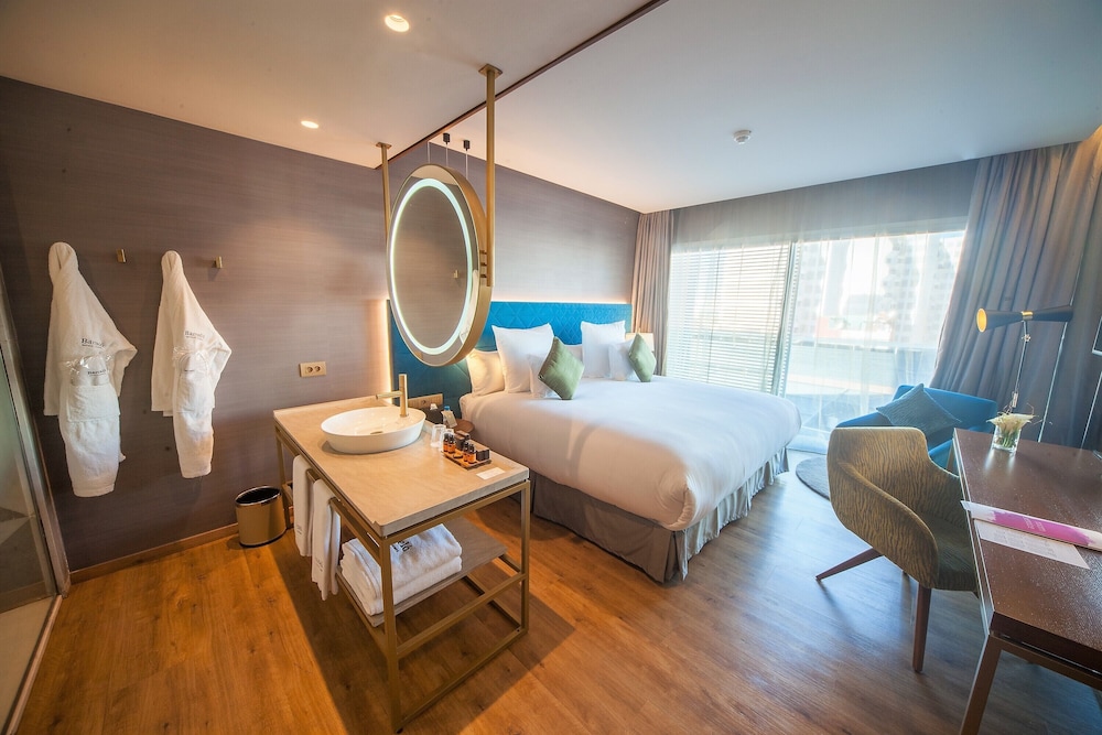 Deluxe Room - Photo 3