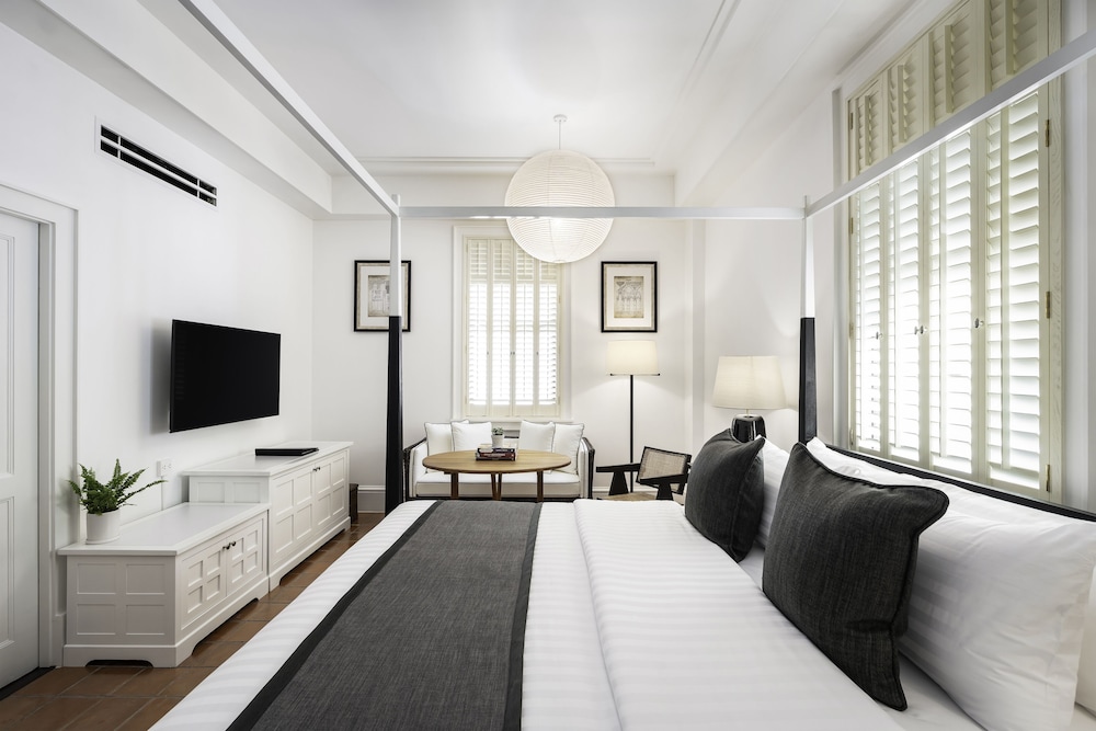 Grand Deluxe Plus King Bed Room - Photo 2
