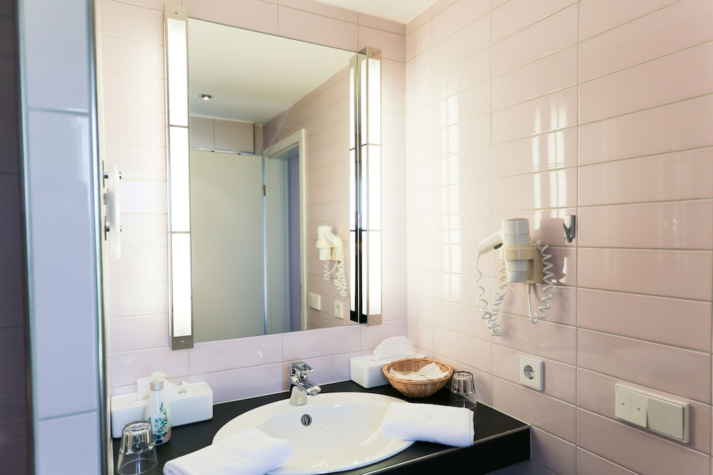 Classic Double Room, Ensuite, Garden View (Doppelzimmer Grand lit) photo 3