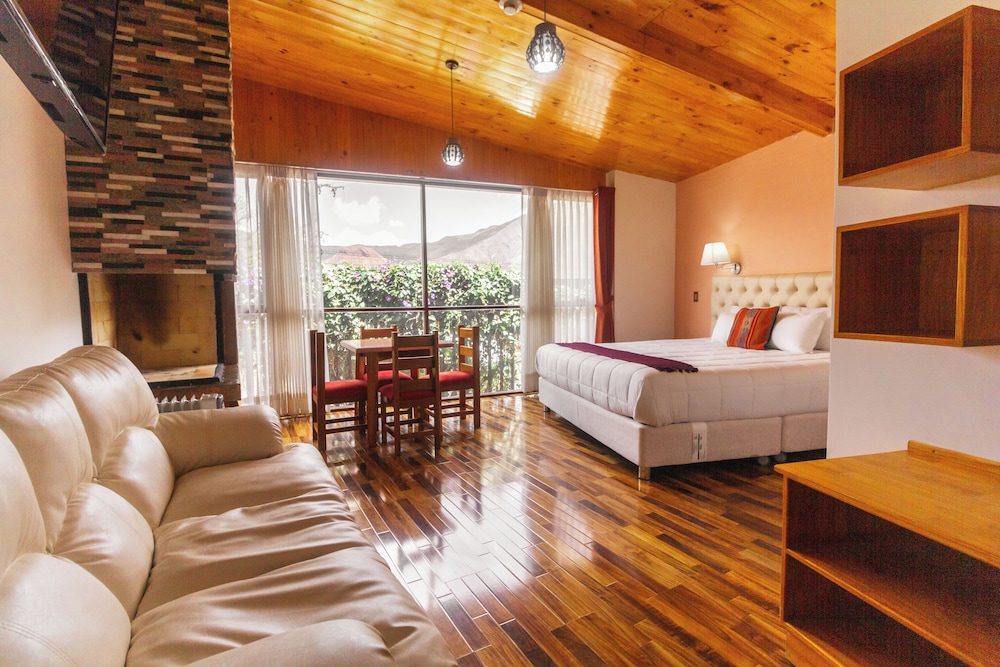 Room, Mountain View (Suite vista a la montaña con chimenea) photo 1