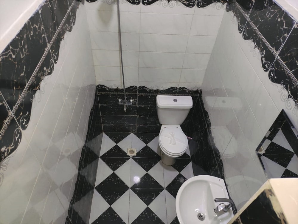 Standard Double Room - Photo 5