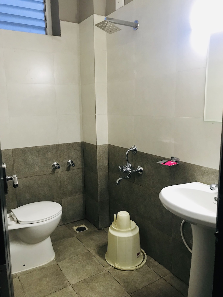 Deluxe Quadruple Room - Photo 8