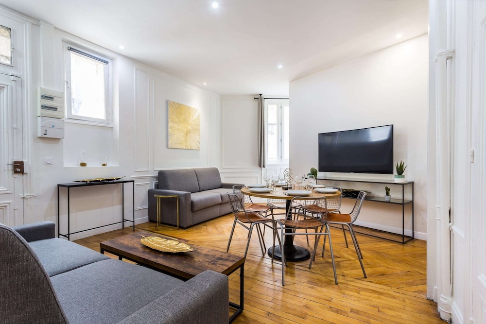 Apartment photo 1