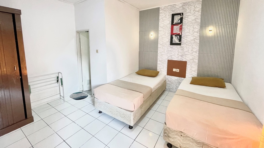 Standard Room - Photo 1
