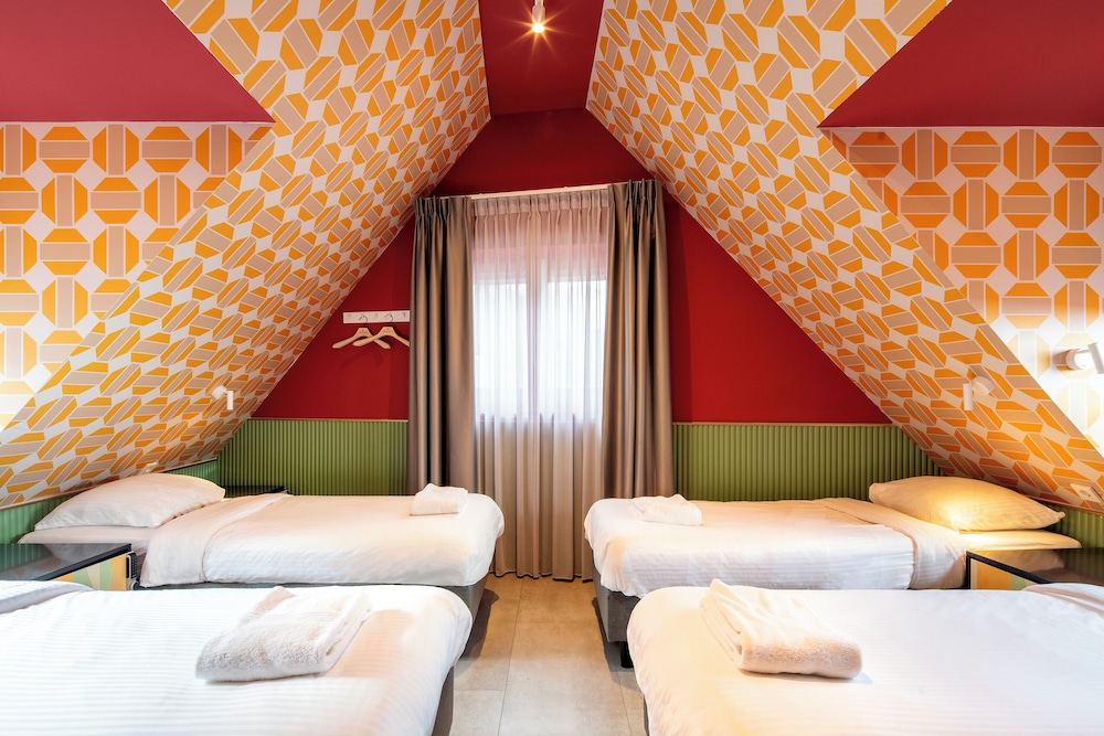Shared Dormitory, Shared Bathroom (5 persons) photo 1