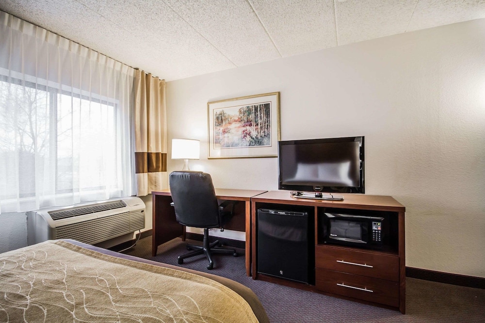 Standard Room, 2 Double Beds, Non Smoking - Photo 1