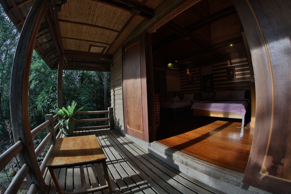 Private Bungalow photo 3