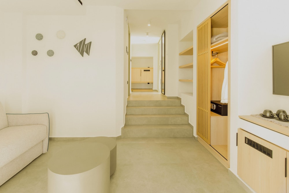 Standard Suite - Photo 4