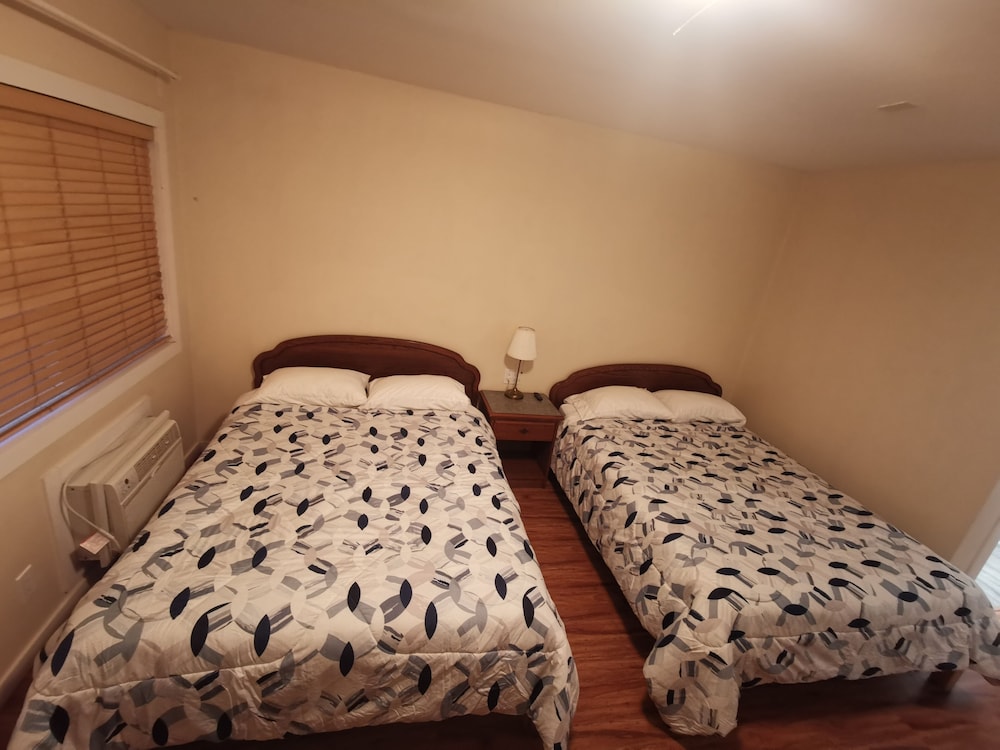 Family Double Room, 2 Queen Beds, Non Smoking photo 3