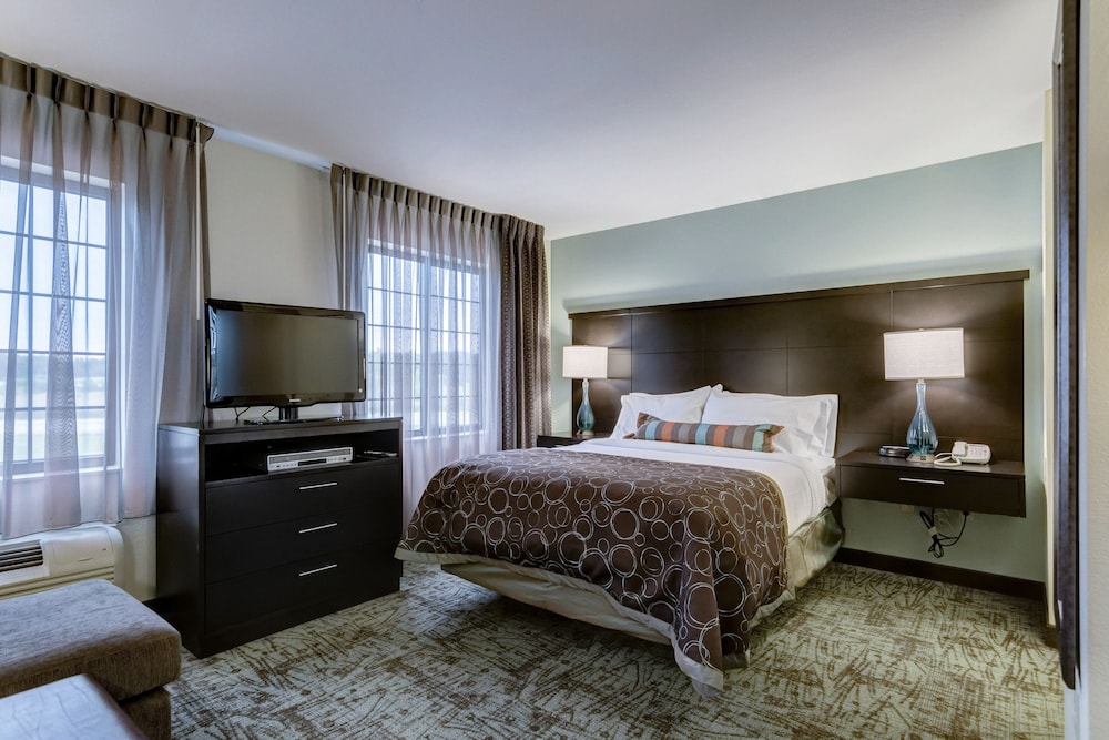 Suite, 1 Bedroom, Kitchen (Living & Dining Area)