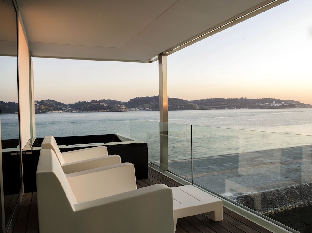 Premier Suite (Diplomatic) - Photo 1